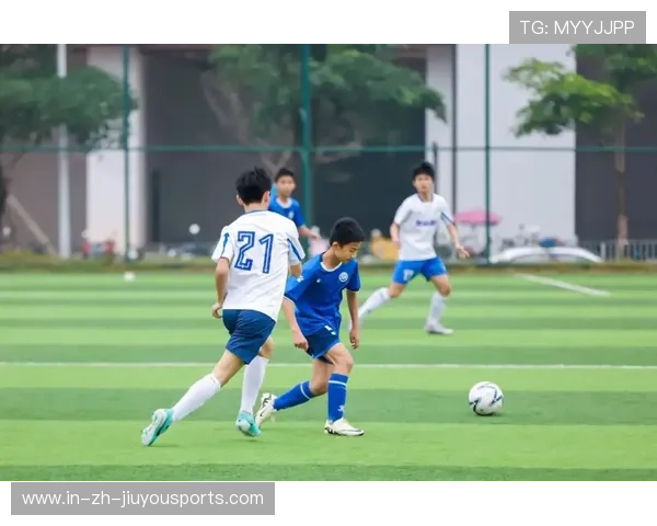 国足球员参与公益活动展现担当，足球公益活动的感想